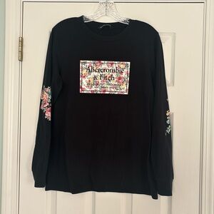 Abercrombie & Fitch woman’s small graphic long sleeve